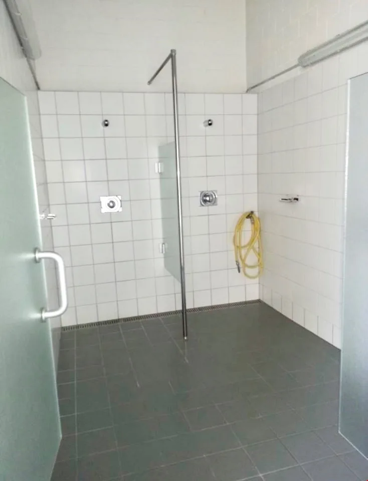 Spazio commerciale (227m2) nella Wohnwerkstatt Urtenen – Ideale per usi versatili – foto 6 di 8