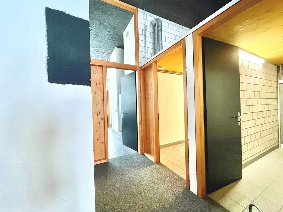 Spazio commerciale (227m2) nella Wohnwerkstatt Urtenen – Ideale per usi versatili – foto 4 di 8