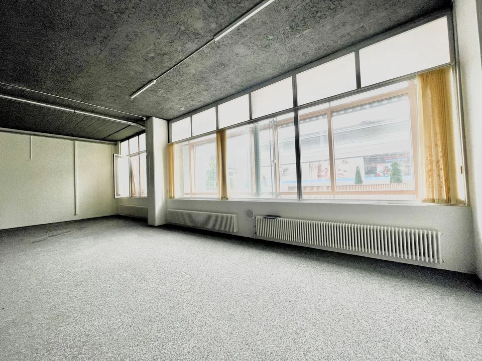 Spazio commerciale (227m2) nella Wohnwerkstatt Urtenen – Ideale per usi versatili – foto 3 di 8