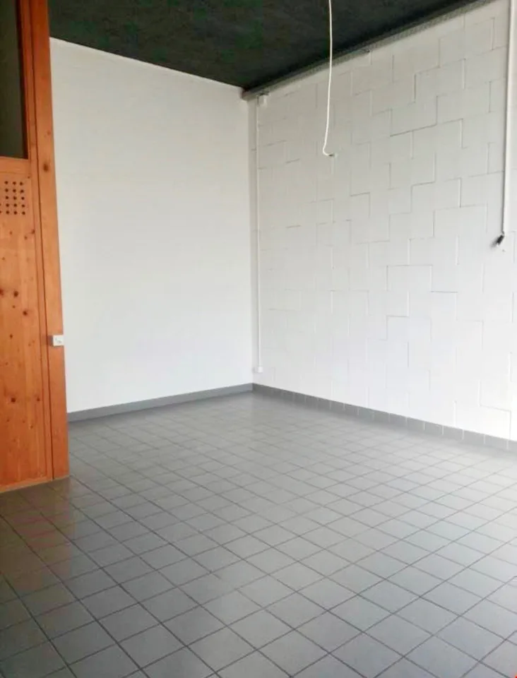 Spazio commerciale (227m2) nella Wohnwerkstatt Urtenen – Ideale per usi versatili – foto 7 di 8