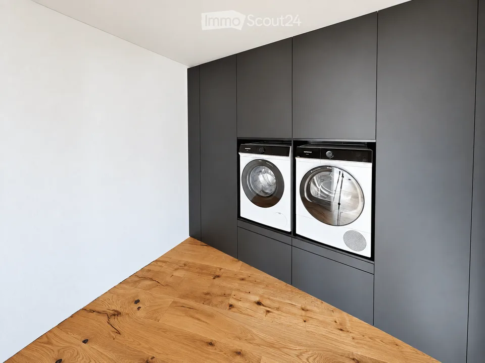 Appartamento loft di 4,5 locali con 191 m² e loggia coperta – ristrutturato 2025 – foto 10 di 10