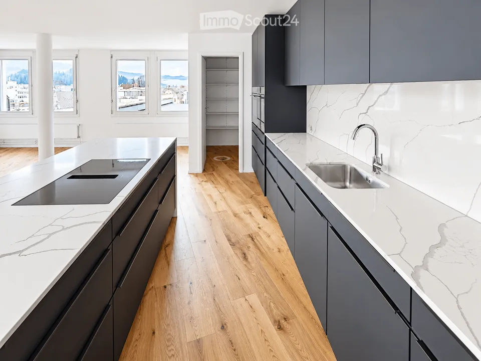 Appartamento loft di 4,5 locali con 191 m² e loggia coperta – ristrutturato 2025 – foto 8 di 10