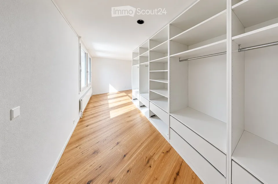 Appartamento loft di 4,5 locali con 191 m² e loggia coperta – ristrutturato 2025 – foto 7 di 10