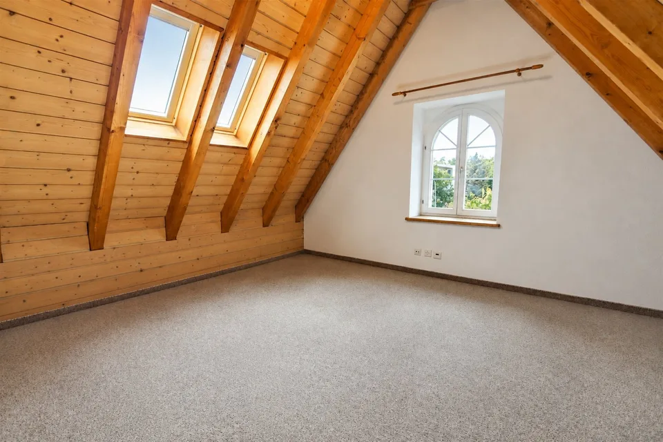Joyau rénové 3,5 pièces appartement duplex avec cheminée et grand balcon à Dättwil – photo 6 sur 12