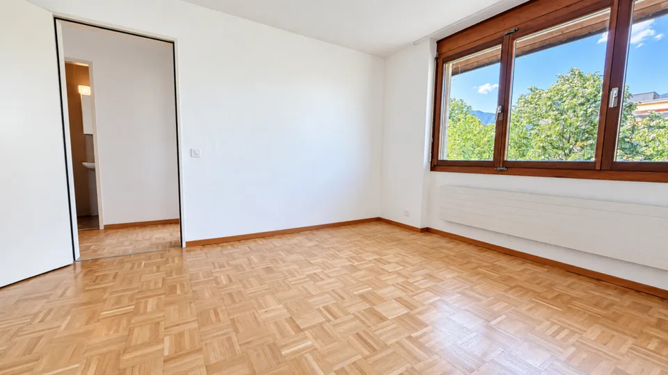 Grosse Sanierte 5.0 Wohnung mit grossen Spielplatz – Foto 3 von 21
