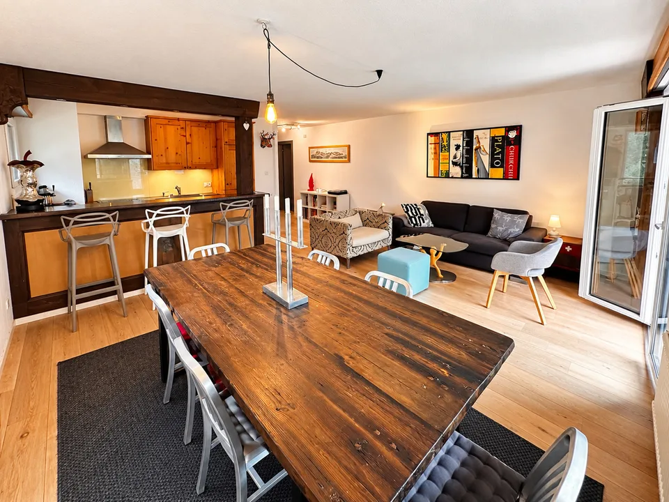 Seltenes, prächtiges 4 1/2-Zimmer-Apartment mit Renovierung und atemberaubendem Blick – Foto 6 von 13