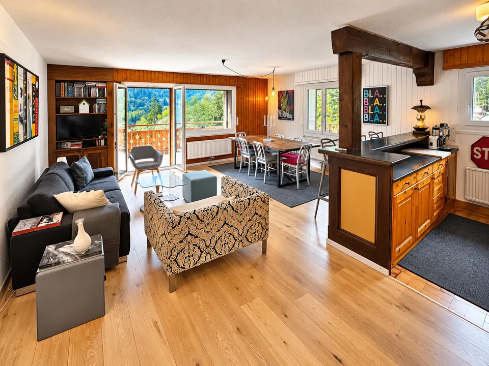 Seltenes, prächtiges 4 1/2-Zimmer-Apartment mit Renovierung und atemberaubendem Blick – Foto 3 von 13