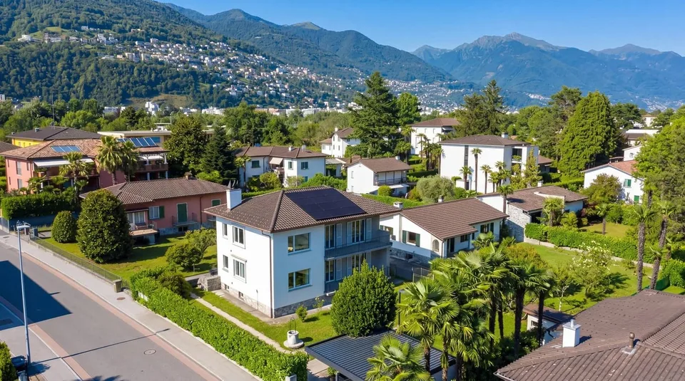 Casa a due famiglie ristrutturata ad Ascona – foto 2 di 13