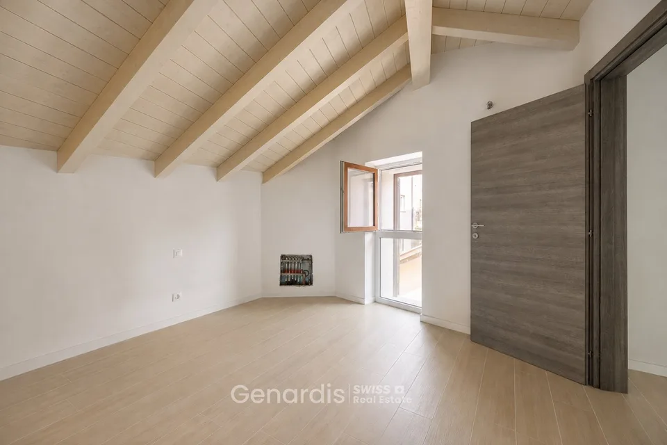 Bezauberndes 6.5-Zimmer-Dachgeschoss in Lema, Tessin – Foto 7 von 11