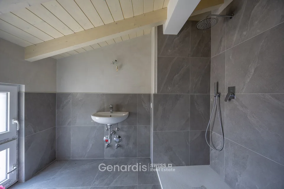 Bezauberndes 6.5-Zimmer-Dachgeschoss in Lema, Tessin – Foto 11 von 11