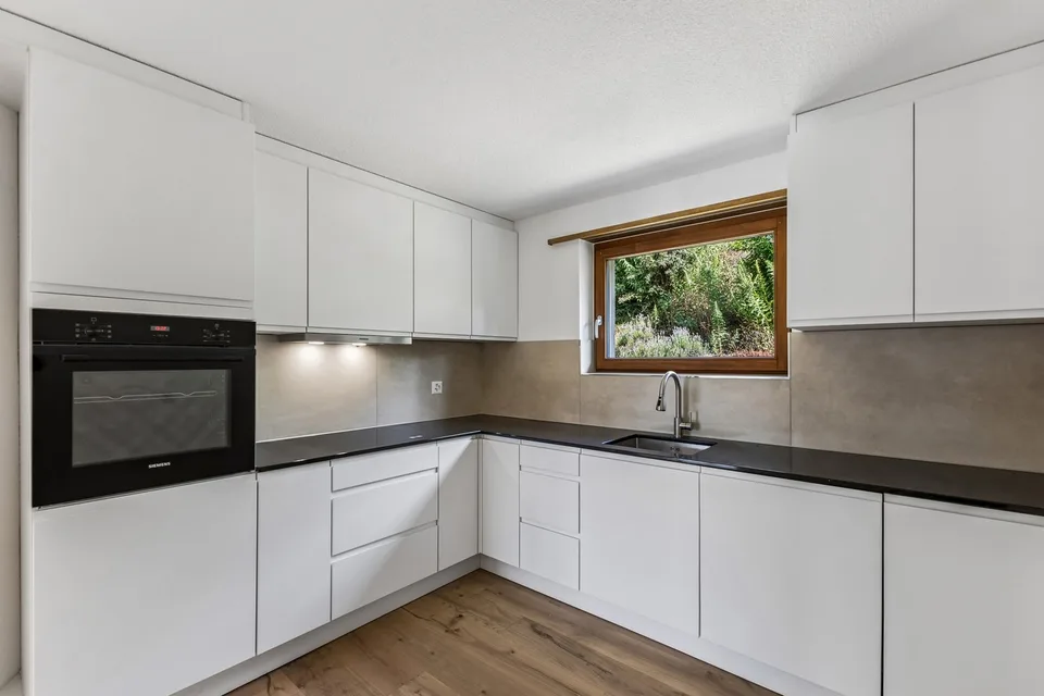 renovated - large - unique! – photo 6 of 13