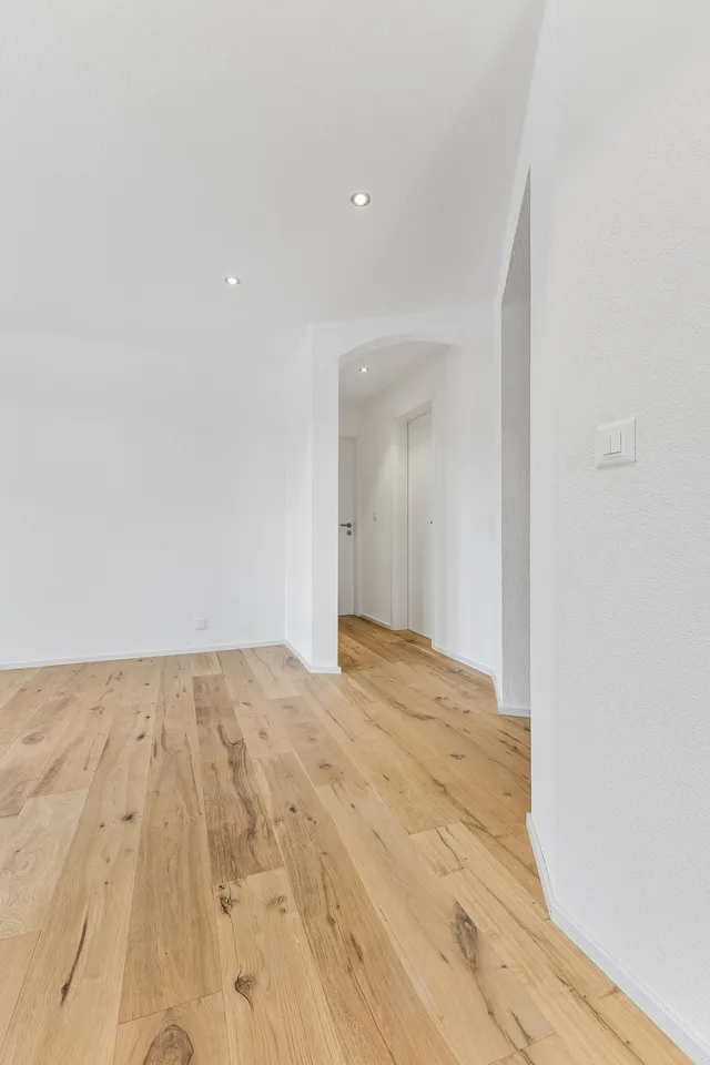 renovated - large - unique! – photo 4 of 13