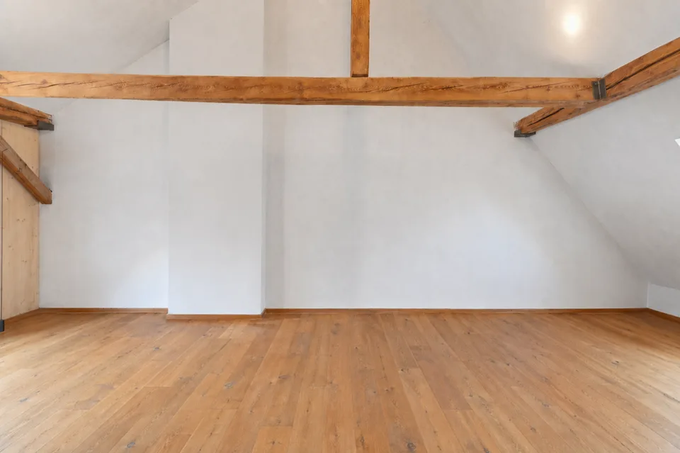 2.5-Zi.-Attikawohnung mit Dachterrasse - Kreis 4 – Foto 6 von 24