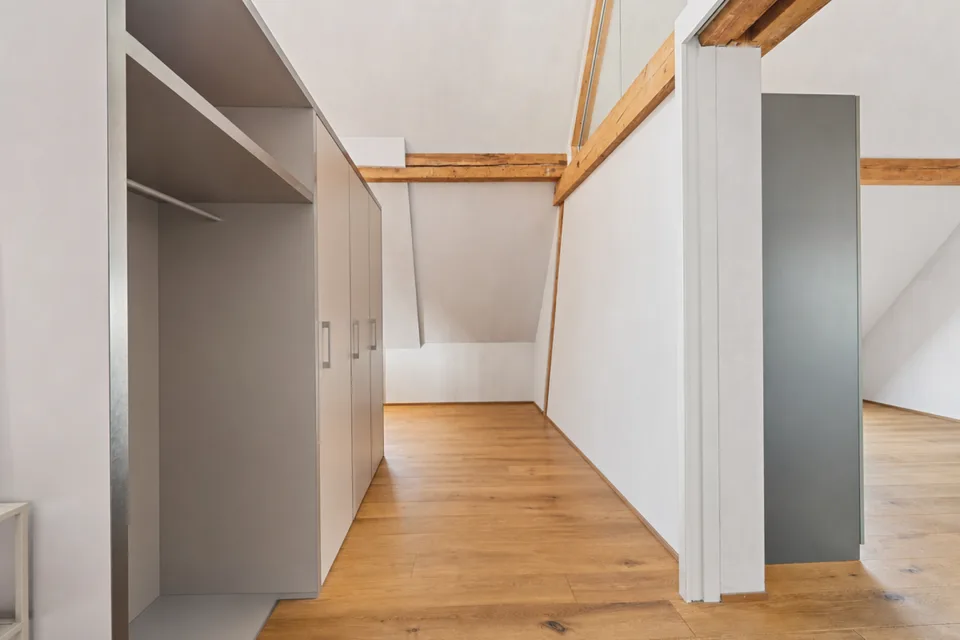 2.5-Zi.-Attikawohnung mit Dachterrasse - Kreis 4 – Foto 17 von 24