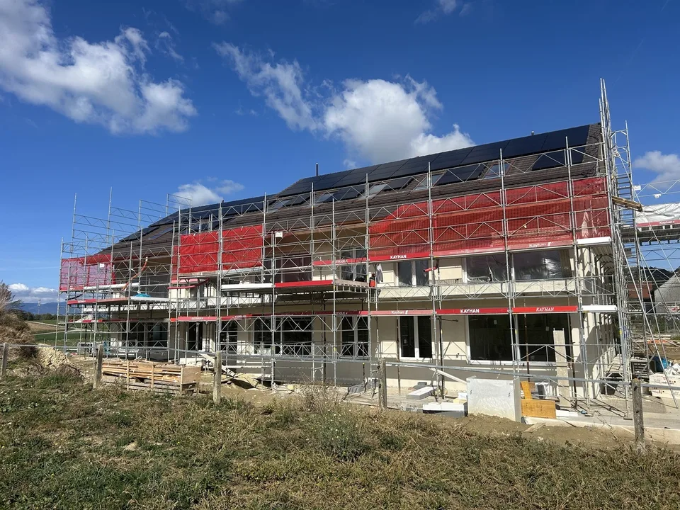 Estavayer / Frasses Magnifique 5,5 pces dans les combles Vue dégagée – photo 2 sur 5