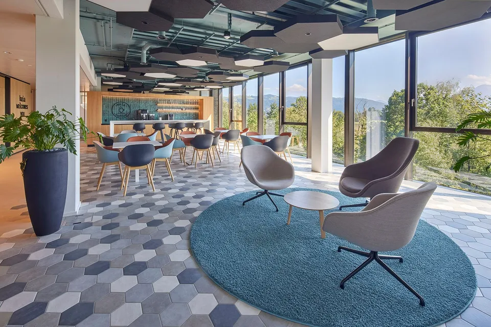 6 möbelierte Arbeitsplätze. Ein Büro. Viele Möglichkeiten. - Sie konzentrieren sich auf Ihr Business - wir kümmern uns um den Rest! – Foto 2 von 12