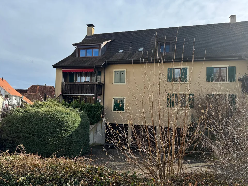 Charmant appartement 3 pièces avec balcon à Witterswil – photo 2 sur 12
