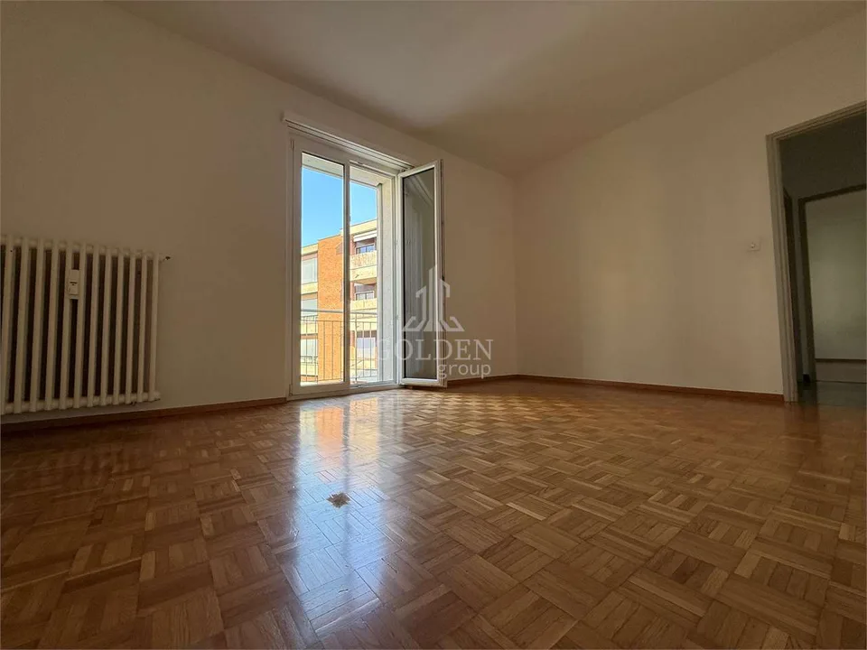Appartement lumineux de 4.5 pièces à Massagno, avec 2 balcons et place de parking – photo 4 sur 13