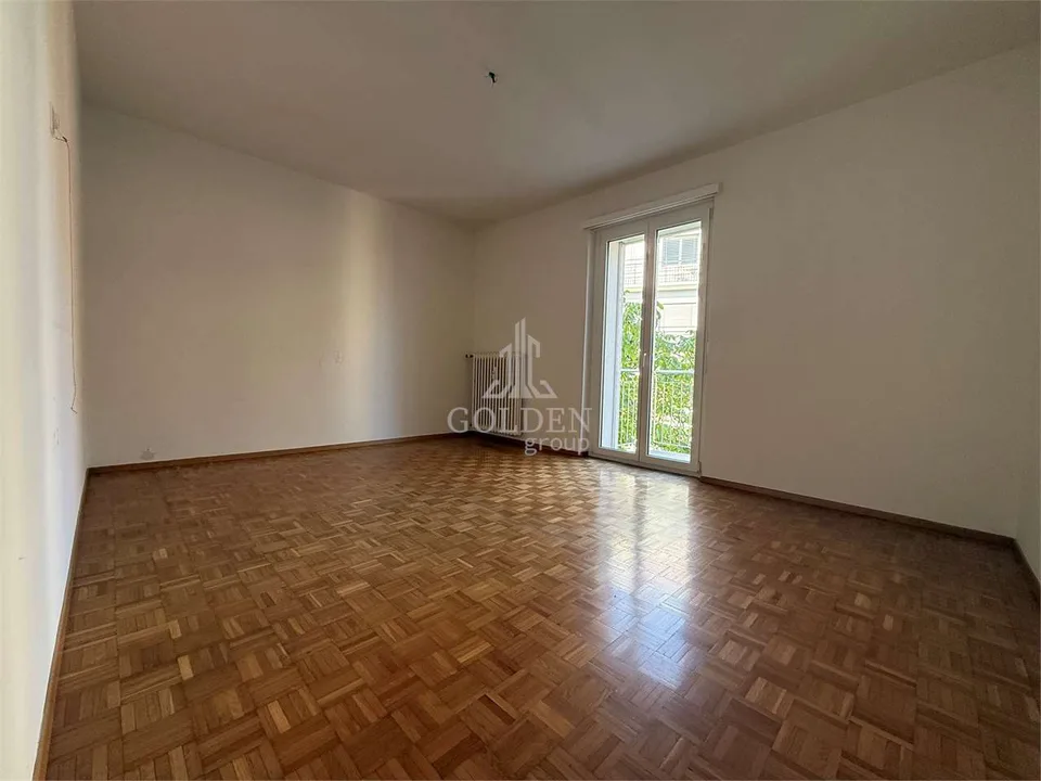 Appartement lumineux de 4.5 pièces à Massagno, avec 2 balcons et place de parking – photo 3 sur 13