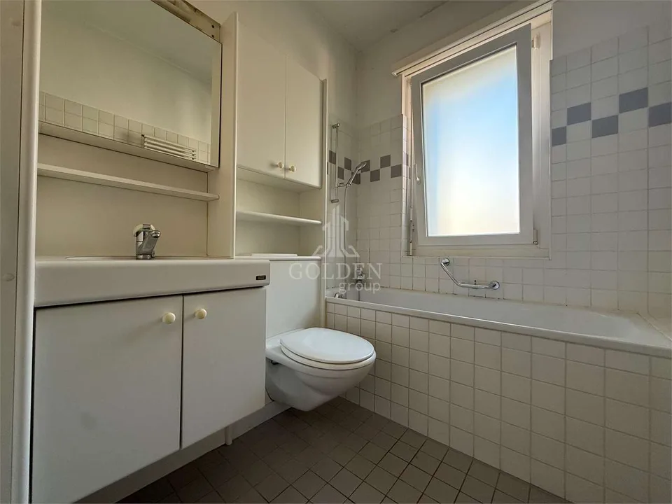 Appartement lumineux de 4.5 pièces à Massagno, avec 2 balcons et place de parking – photo 8 sur 13