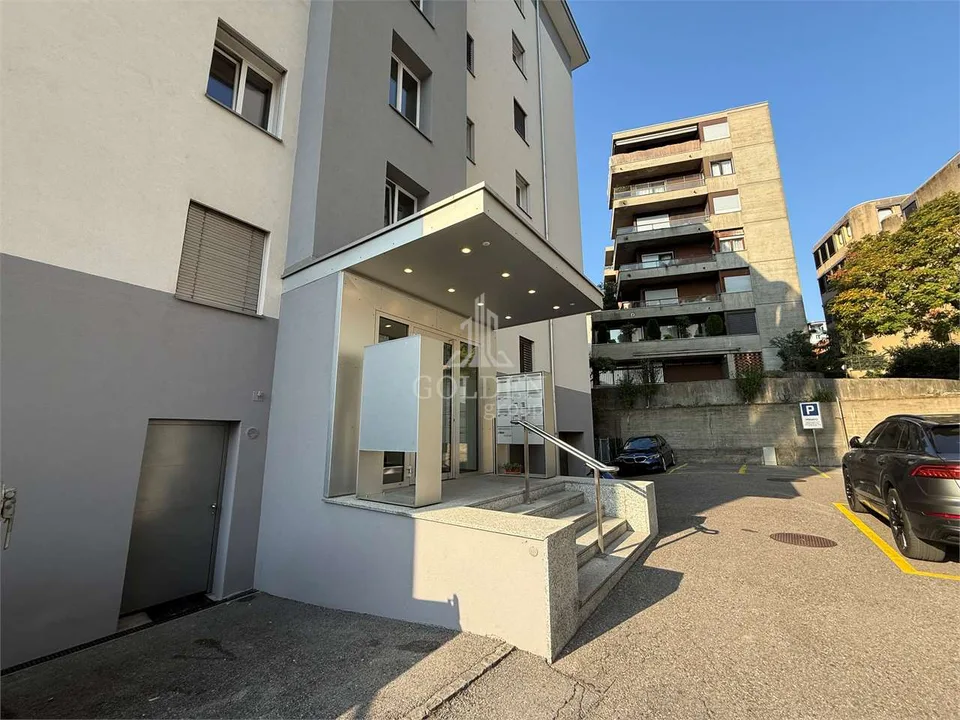 Appartement lumineux de 4.5 pièces à Massagno, avec 2 balcons et place de parking – photo 13 sur 13