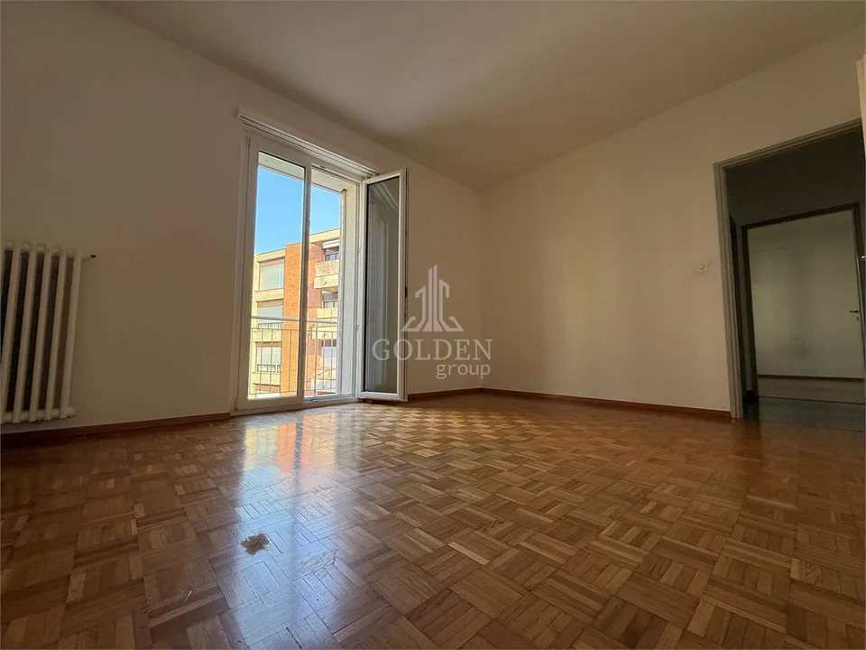 Appartement lumineux de 4.5 pièces à Massagno, avec 2 balcons et place de parking – photo 5 sur 13