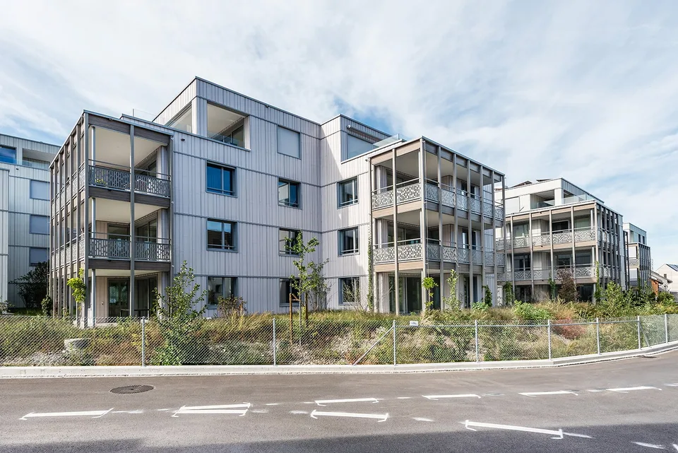 Construction neuve Minergie-P au centre du village – appartement 4,5 pièces avec espace de séjour ou grand balcon – photo 24 sur 26