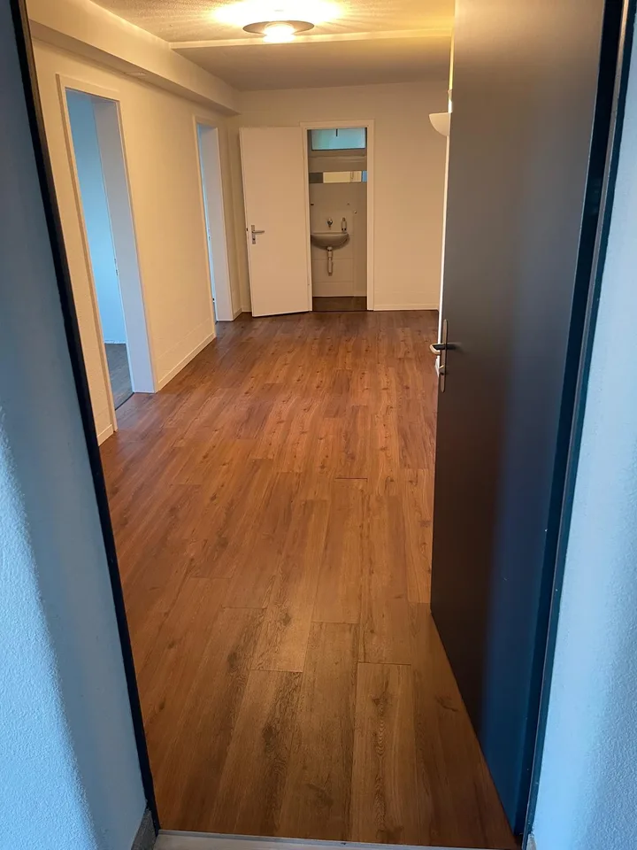 Appartamento di 3 camere vicino alla stazione ferroviaria con vista sul lago – foto 11 di 13
