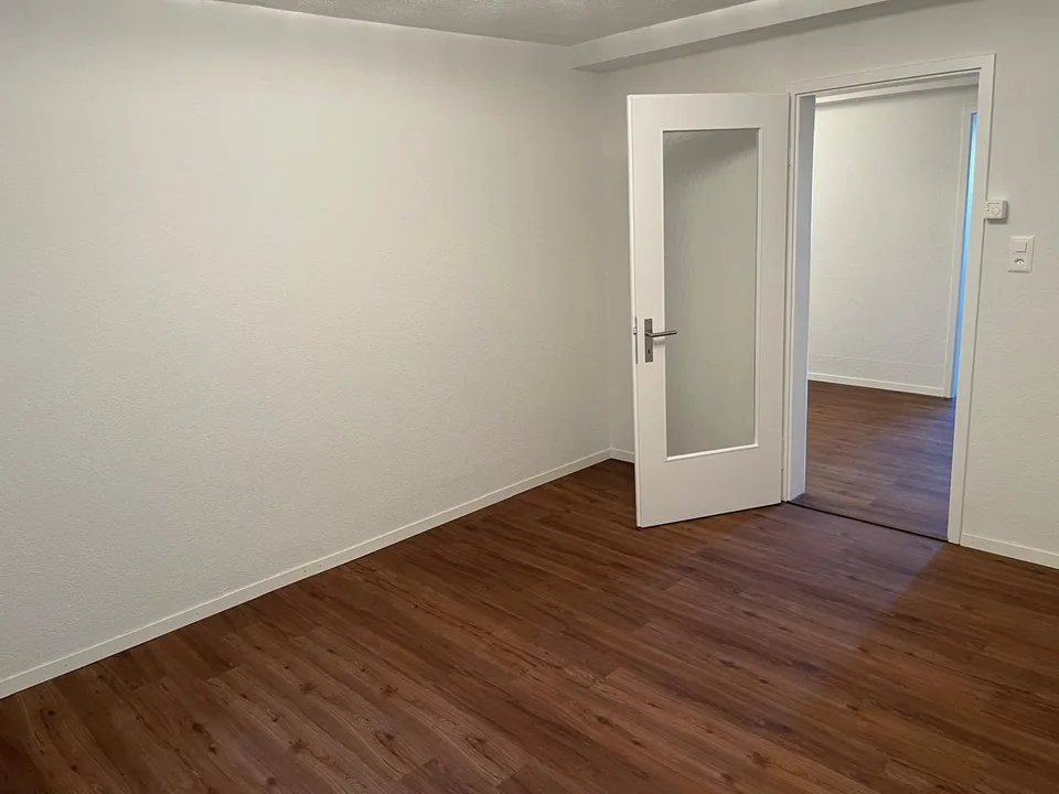 Appartamento di 3 camere vicino alla stazione ferroviaria con vista sul lago – foto 7 di 13