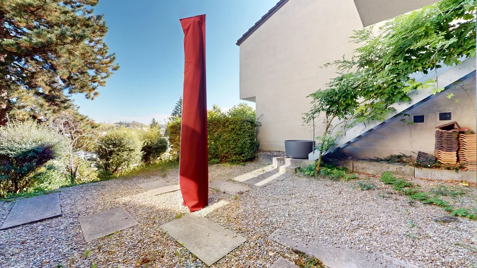 Frisch renovierte 2.5-Zimmer-Wohnung mit privatem Garten – Foto 10 von 13