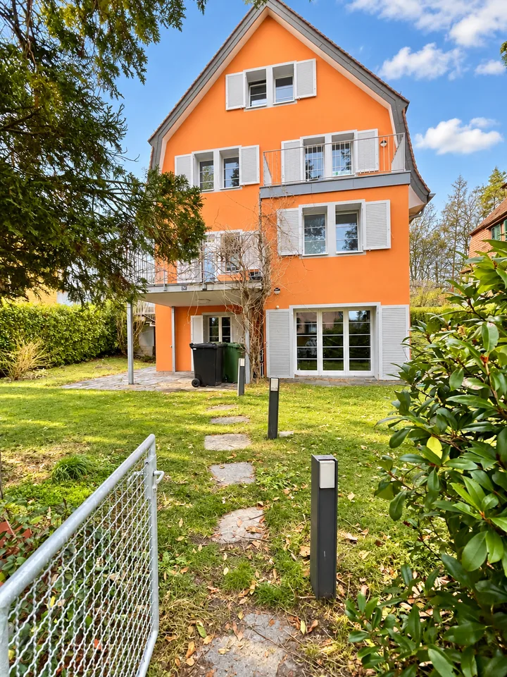 5.5-Zi. Einfamilienhaus mit grosszügigem Umschwung – Foto 2 von 9