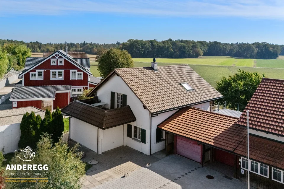 Sonniges EFH mit Einliegerwohnung und unverbaubarem Alpenpanorama – Foto 2 von 13