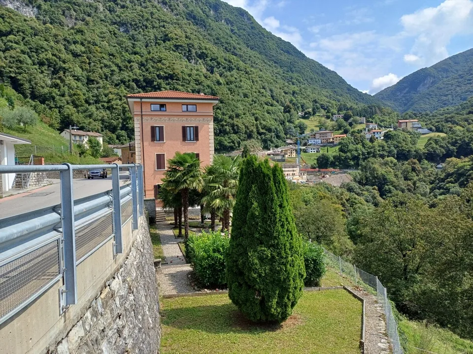 AROGNO POSSIBILE CASA DI VACANZA, MANSARDA IN CASA DEPOCA RISTRUTTU – photo 6 sur 6