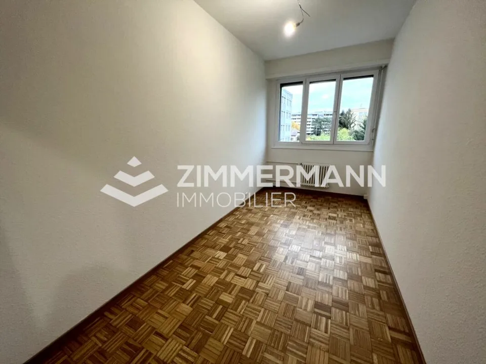 Thônex: Prachtvolle 5-Zimmer-Wohnung mit Balkon! – Foto 3 von 6
