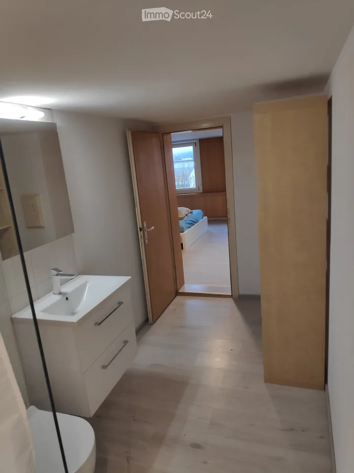 Miete Zimmer mit eig. Bad und Gemeinschaftsküche ab Nov 26 – Foto 4 von 5