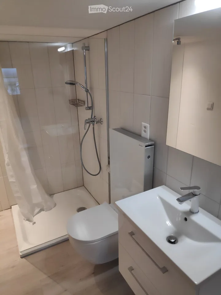 Miete Zimmer mit eig. Bad und Gemeinschaftsküche ab Nov 26 – Foto 5 von 5