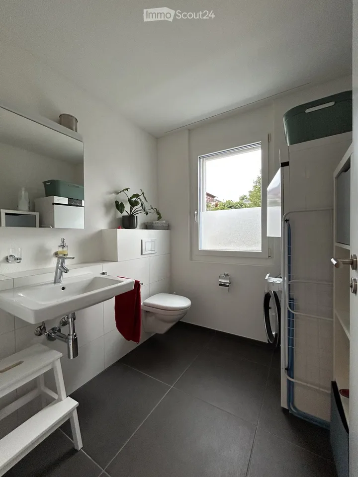 Grosszügiges Zimmer in 5.5-Zimmer-Wohnung in Ruswil – Foto 4 von 5