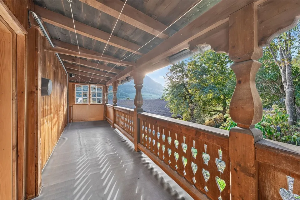 Charmantes Strickbau-Einfamilienhaus mit Wintergarten im Prättigau – Foto 8 von 13