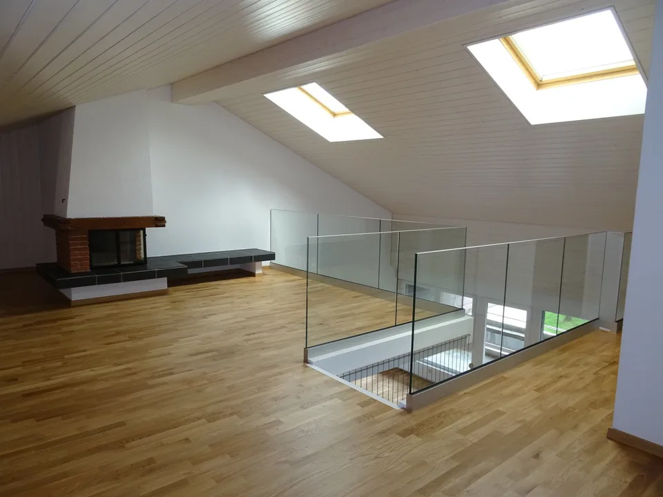 Ampio appartamento di 3,5 locali con galleria aggiuntiva e lavanderia privata – foto 3 di 9