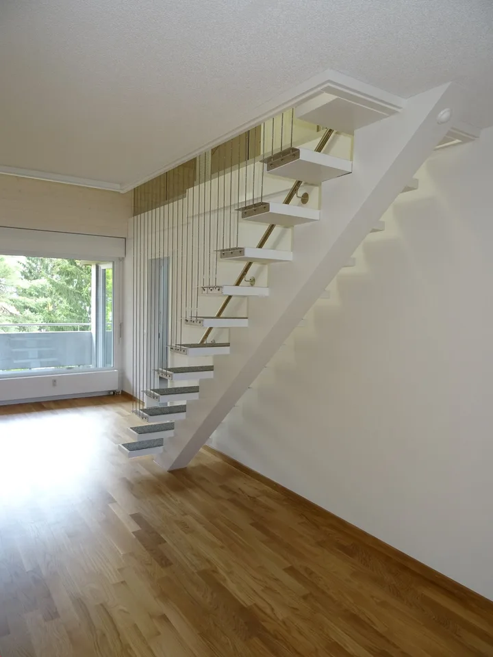 Ampio appartamento di 3,5 locali con galleria aggiuntiva e lavanderia privata – foto 4 di 9