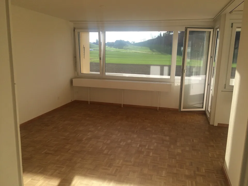 Appartamento attraente e luminoso di 3,5 locali in una posizione tranquilla a Worb! – foto 3 di 6