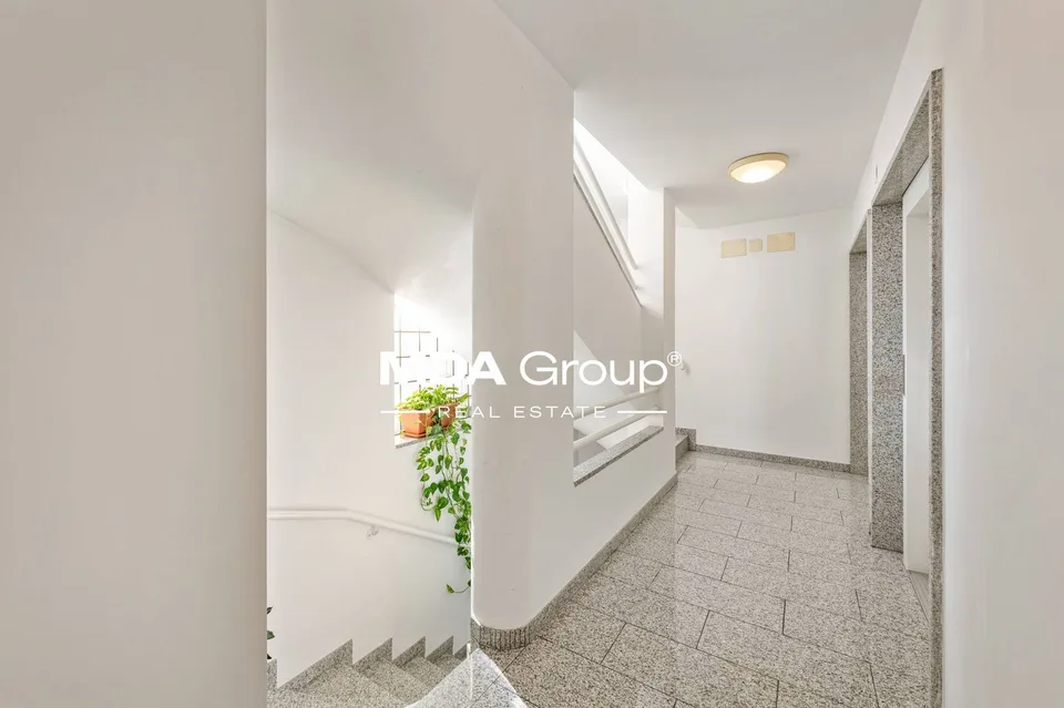 Büro - Paradiso – Foto 11 von 13