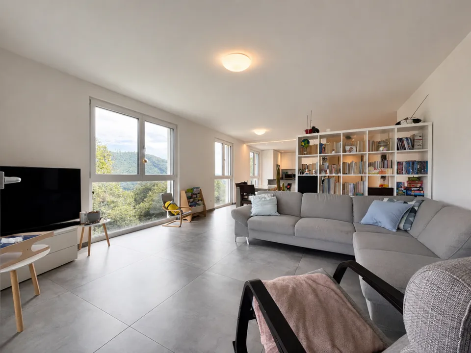 Wohnung 4.5 Zimmer mitten im Grünen – Foto 2 von 15