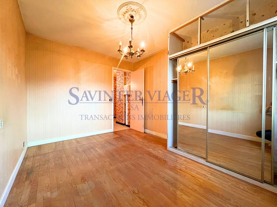 ANNECY - APPARTEMENT À RÉNOVER - BALCON, LOGGIA, CAVE, PARKING. – Foto 8 von 11