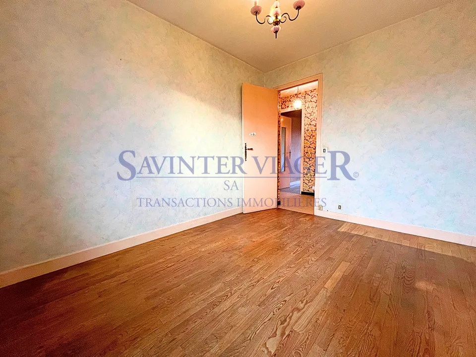 ANNECY - APPARTEMENT À RÉNOVER - BALCON, LOGGIA, CAVE, PARKING. – Foto 9 von 11
