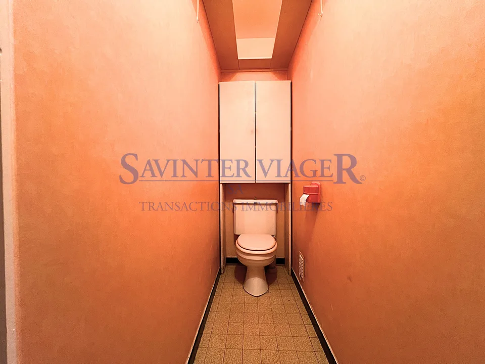 ANNECY - APPARTEMENT À RÉNOVER - BALCON, LOGGIA, CAVE, PARKING. – Foto 6 von 11
