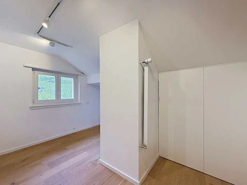 Vollständig renovierte Familienvilla am Rande der Weinberge – Foto 13 von 18
