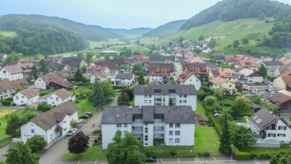 4.5-Zimmer-Wohnung mit Potenzial für Handwerker – Foto 7 von 8