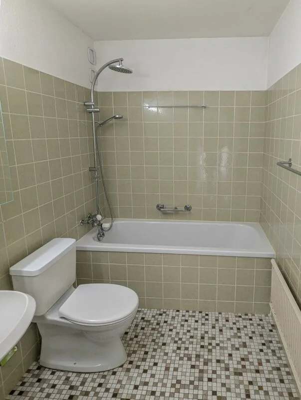 4.5-Zimmer-Wohnung mit Potenzial für Handwerker – Foto 4 von 8
