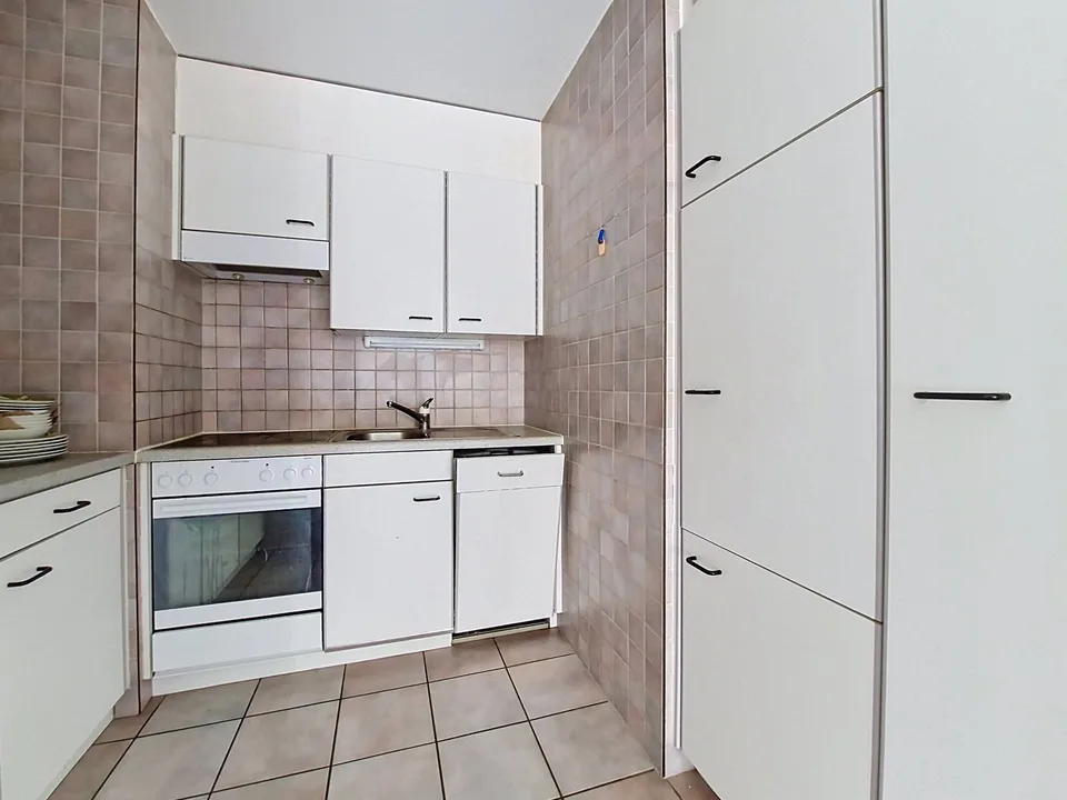 Sion, 3.5-Zimmer-Wohnung im Westen der Stadt mit Parkplatz – Foto 4 von 10